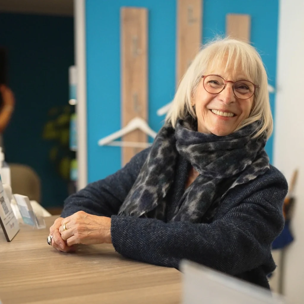 Comment le sourire change après un implant dentaire 2 Comment le sourire change après un implant dentaire
